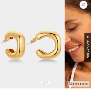 Gold tone square hoops